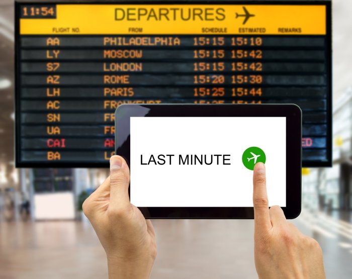 Last-minute online travel discounts