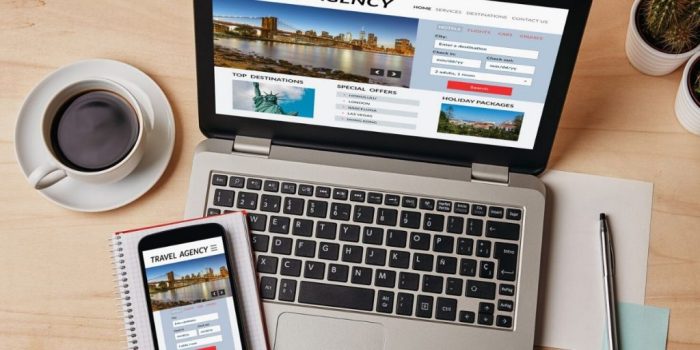 Online holiday booking tips for solo travelers